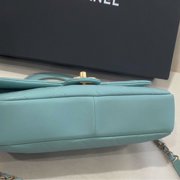 SOLD CHANEL - Picture 5 of 11